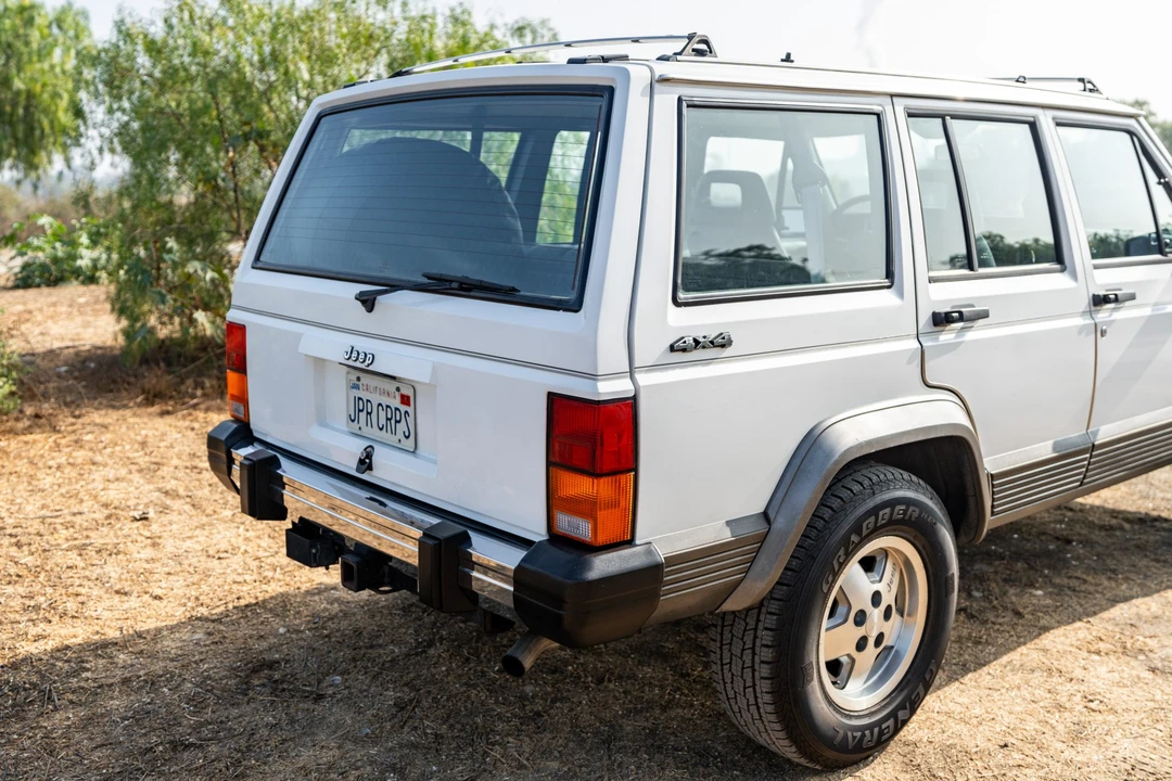 1990 Jeep XJ Cherokee - Image 18 of 31