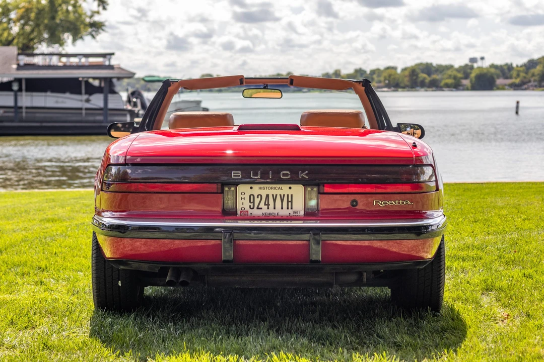 1991 Buick Reatta - Image 5 of 31