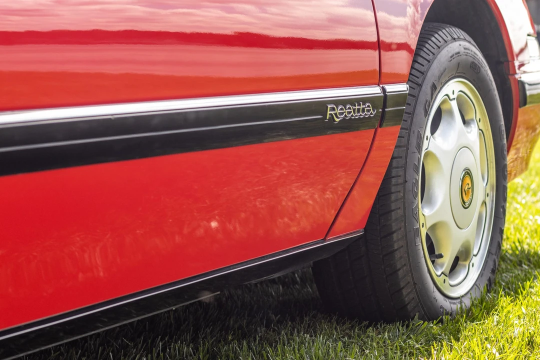 1991 Buick Reatta - Image 28 of 31