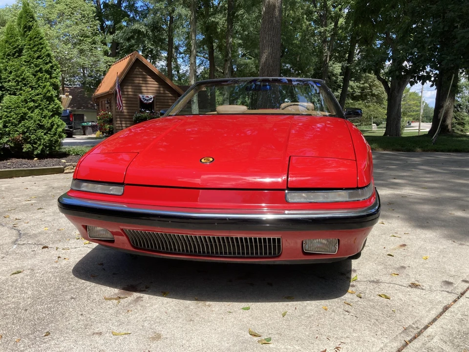 1991 Buick Reatta - Image 10 of 31