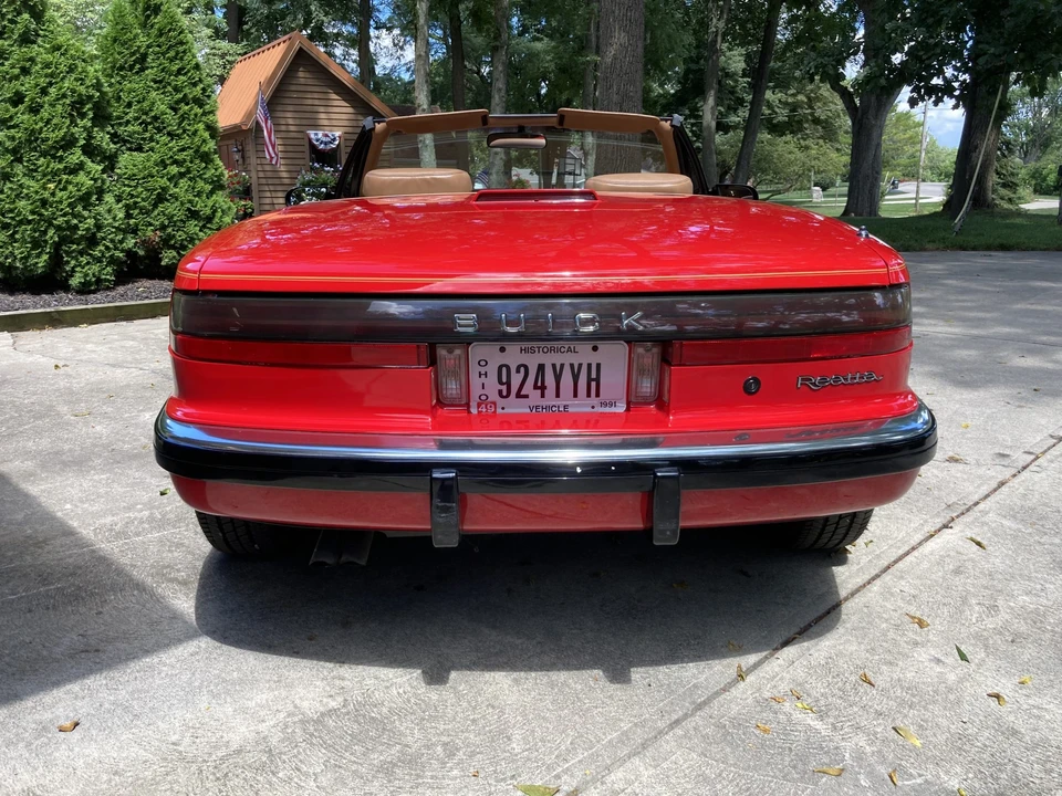 1991 Buick Reatta - Image 6 of 31