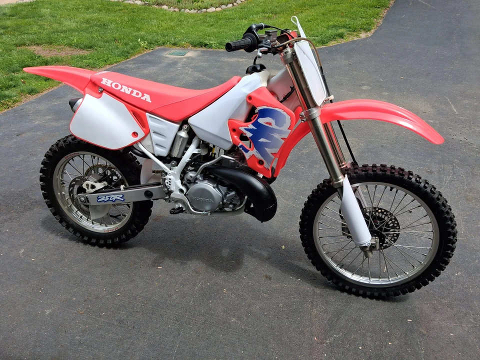 1993 Honda CR - Image 2 of 31