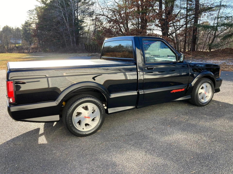 1991 GMC Syclone - Image 26 of 31