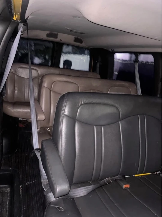 Chevrolet Express - Image 2 of 6