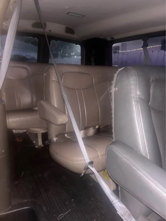 Chevrolet Express - Image 6 of 6