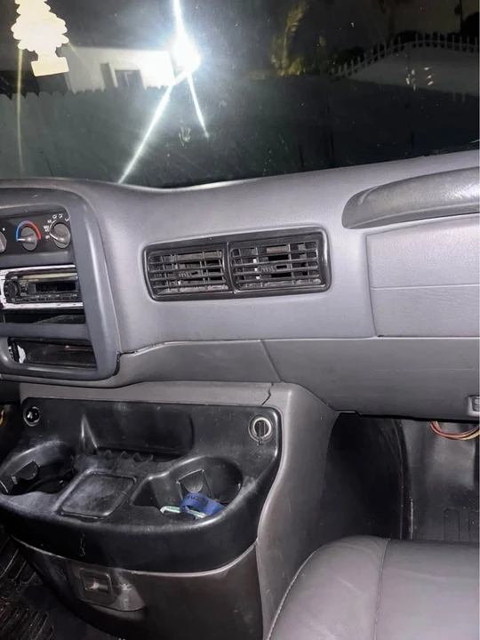 Chevrolet Express - Image 4 of 6