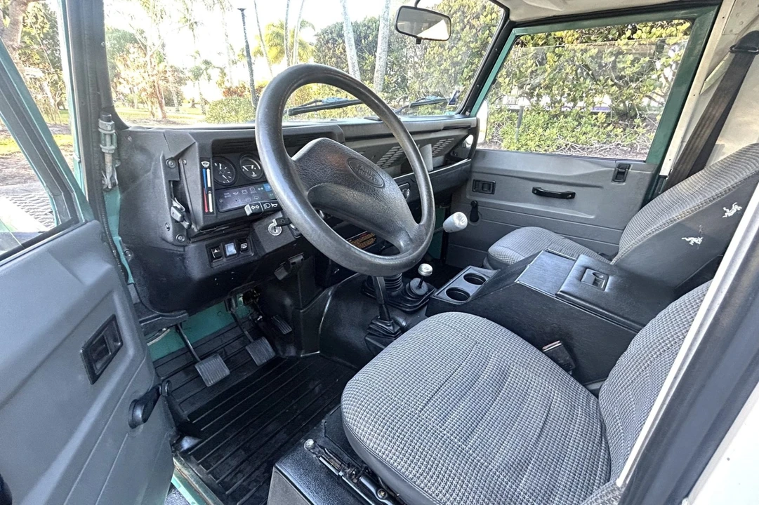 1987 Land Rover Defender 90 - Image 6 of 8