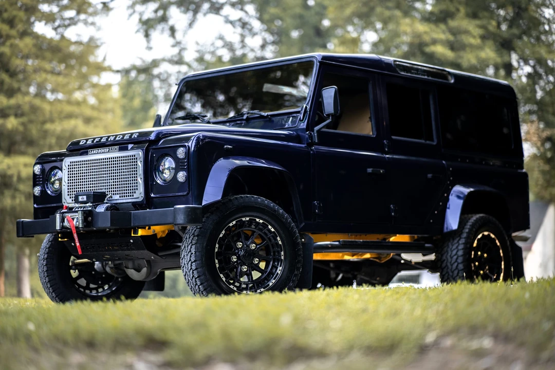 1989 Land Rover Defender 110 - Image 17 of 31