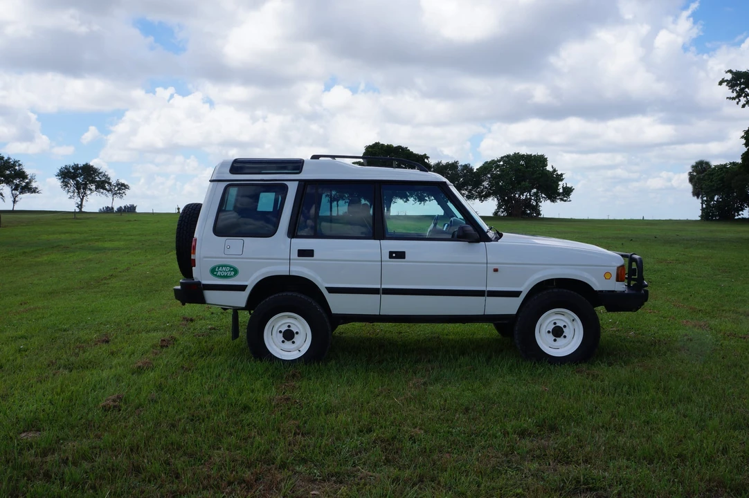 1998 Land Rover Discovery 1st Gen - Image 13 of 31