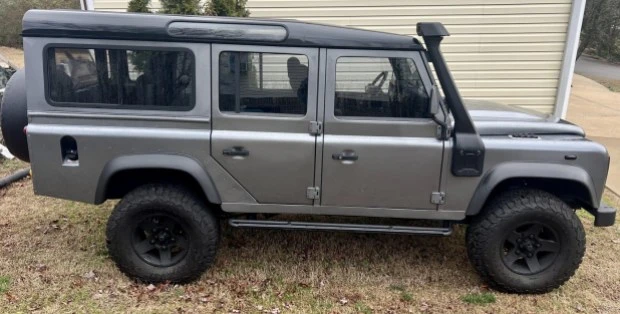 Land Rover Defender 110 - Image 3 of 8
