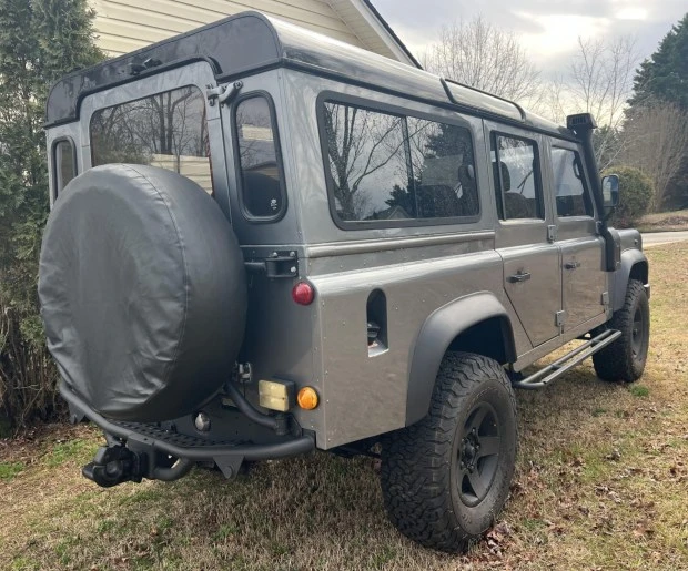 Land Rover Defender 110 - Image 2 of 8