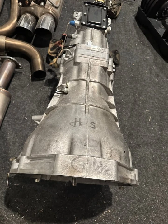 Parts & Memorabilia Gearboxes - Image 2 of 4
