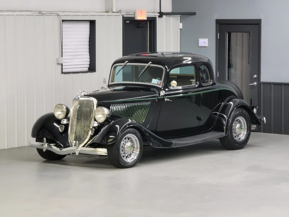 1934 Ford Model 18 & 40 - Image 2 of 31