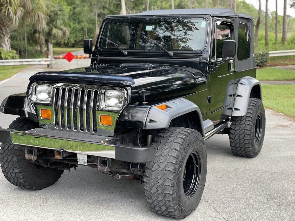 1995 Jeep YJ Wrangler - Image 4 of 31