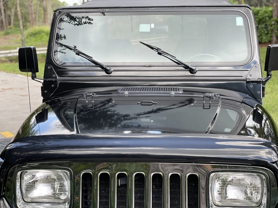 1995 Jeep YJ Wrangler - Image 25 of 31