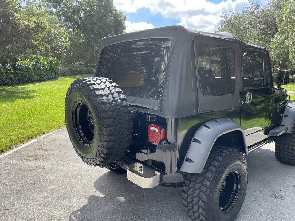 1995 Jeep YJ Wrangler - Image 18 of 31
