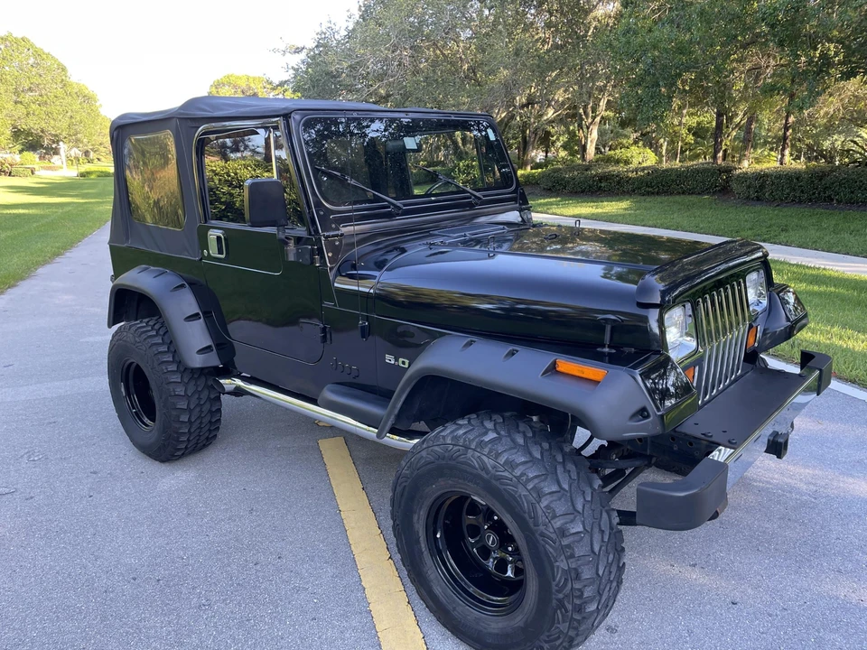 1995 Jeep YJ Wrangler - Image 25 of 31