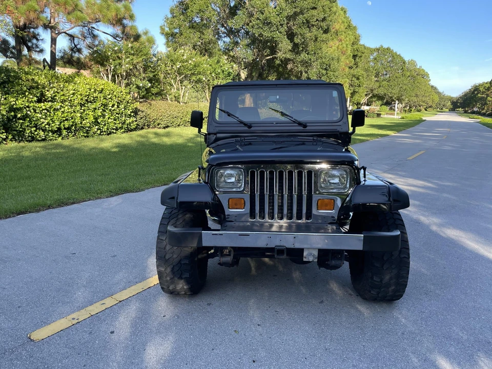 1995 Jeep YJ Wrangler - Image 28 of 31