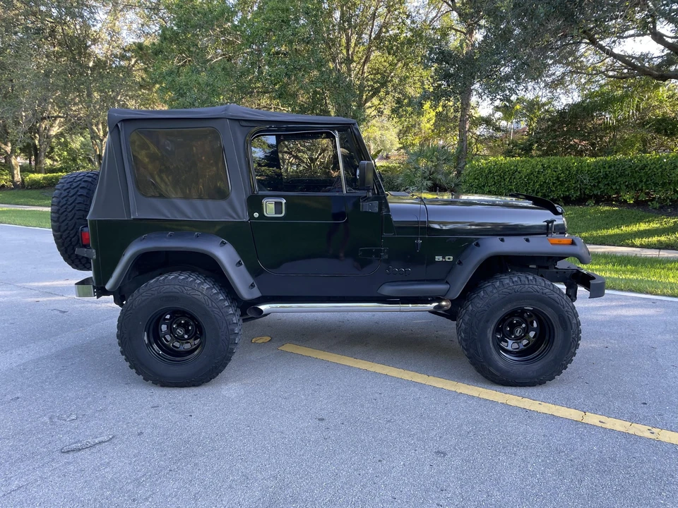1995 Jeep YJ Wrangler - Image 11 of 31