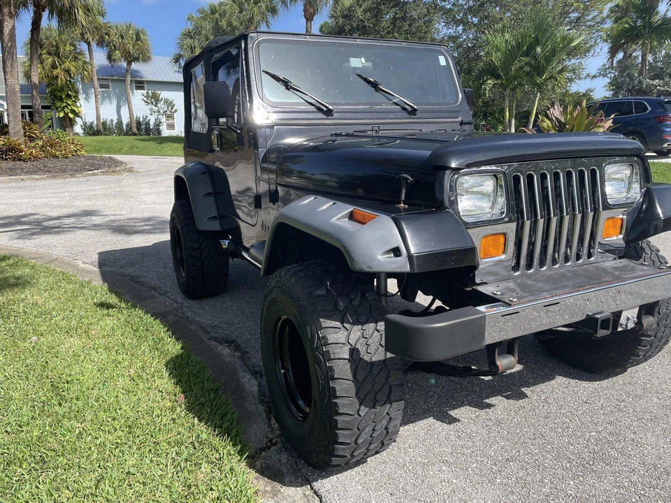1995 Jeep YJ Wrangler - Image 12 of 31