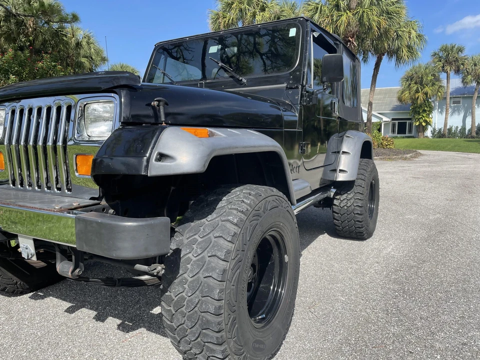 1995 Jeep YJ Wrangler - Image 27 of 31