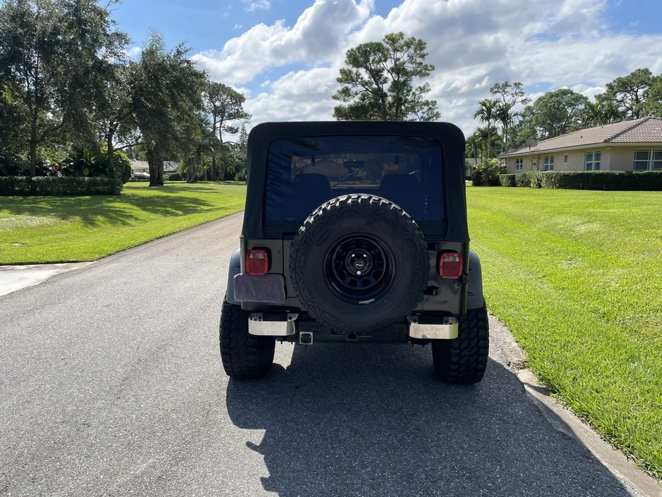 1995 Jeep YJ Wrangler - Image 19 of 31