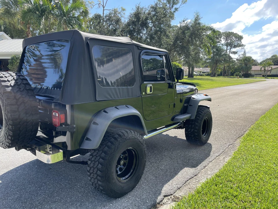 1995 Jeep YJ Wrangler - Image 17 of 31