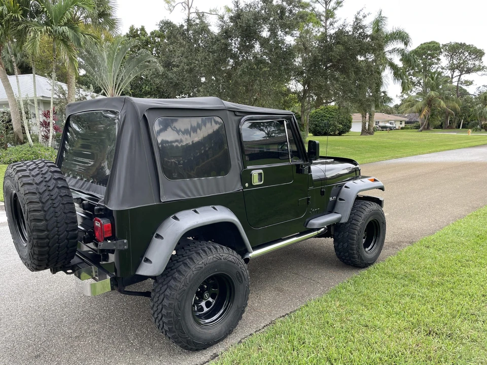 1995 Jeep YJ Wrangler - Image 15 of 31
