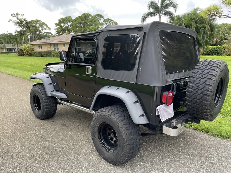 1995 Jeep YJ Wrangler - Image 22 of 31