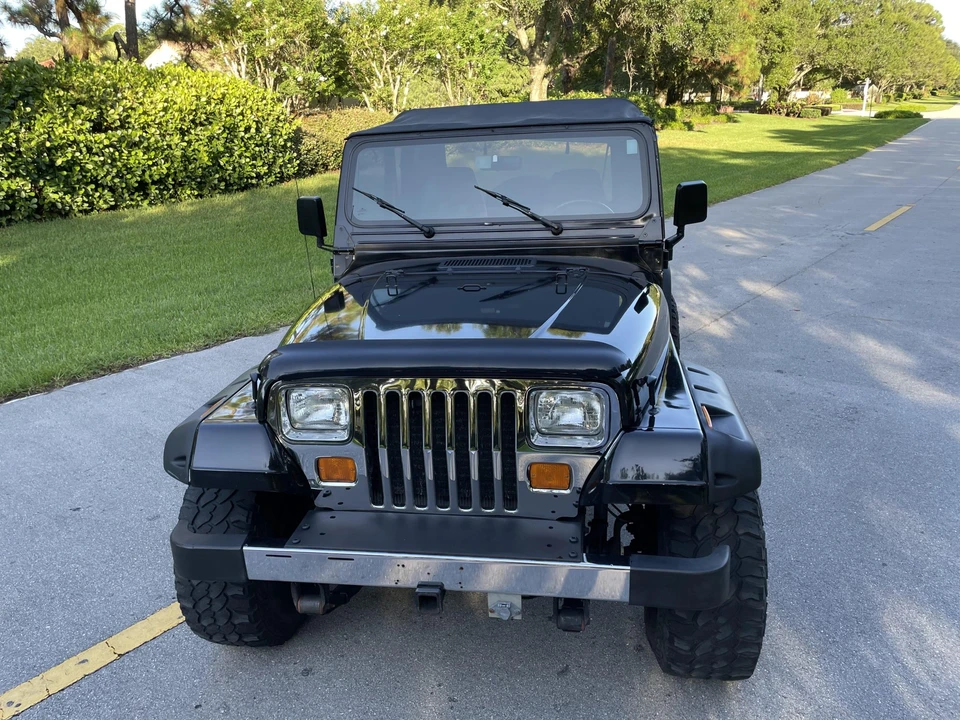 1995 Jeep YJ Wrangler - Image 6 of 31