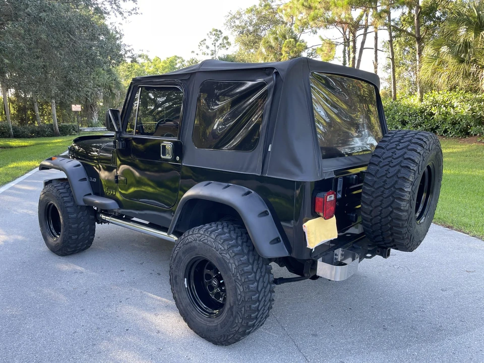 1995 Jeep YJ Wrangler - Image 19 of 31