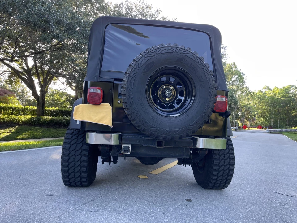 1995 Jeep YJ Wrangler - Image 17 of 31