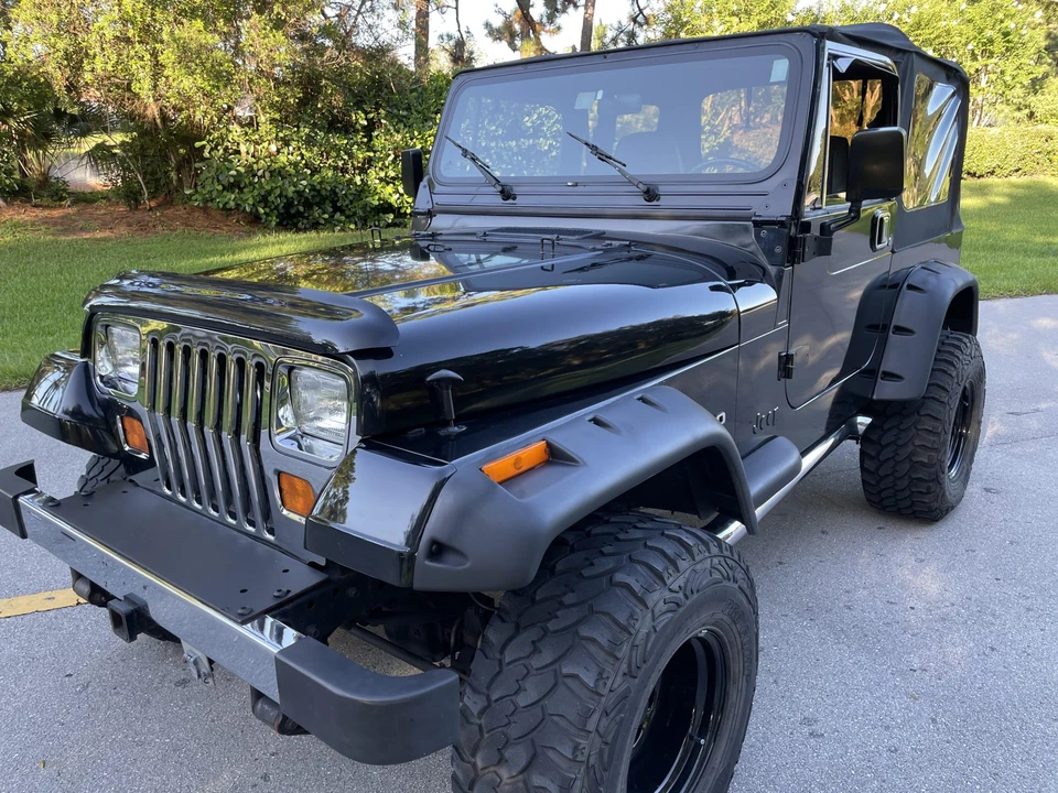 1995 Jeep YJ Wrangler - Image 27 of 31