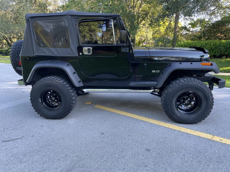 1995 Jeep YJ Wrangler - Image 10 of 31