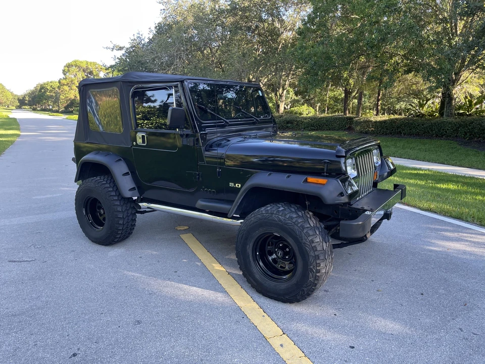 1995 Jeep YJ Wrangler - Image 9 of 31
