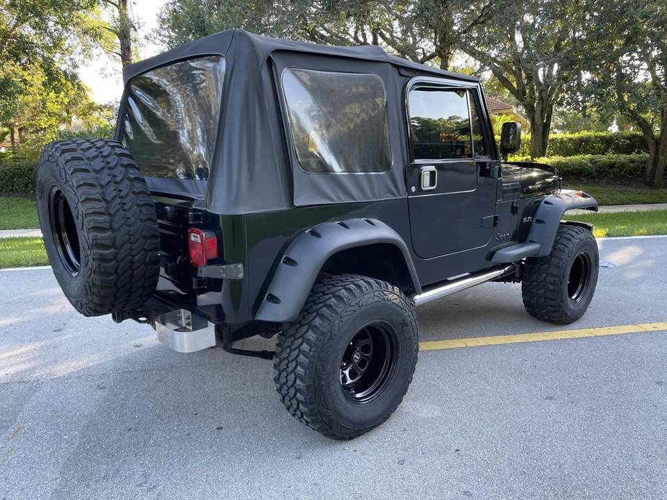 1995 Jeep YJ Wrangler - Image 13 of 31