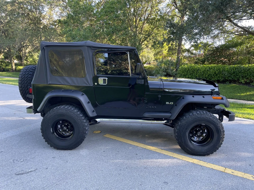 1995 Jeep YJ Wrangler - Image 12 of 31