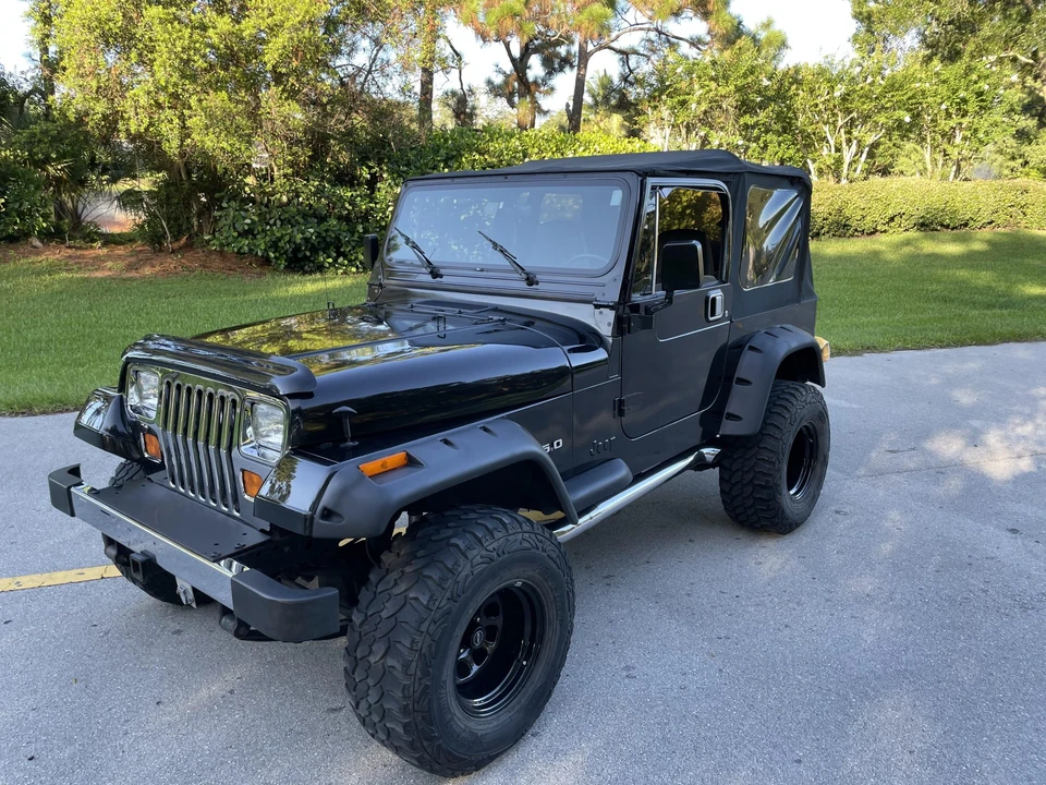 1995 Jeep YJ Wrangler - Image 3 of 31