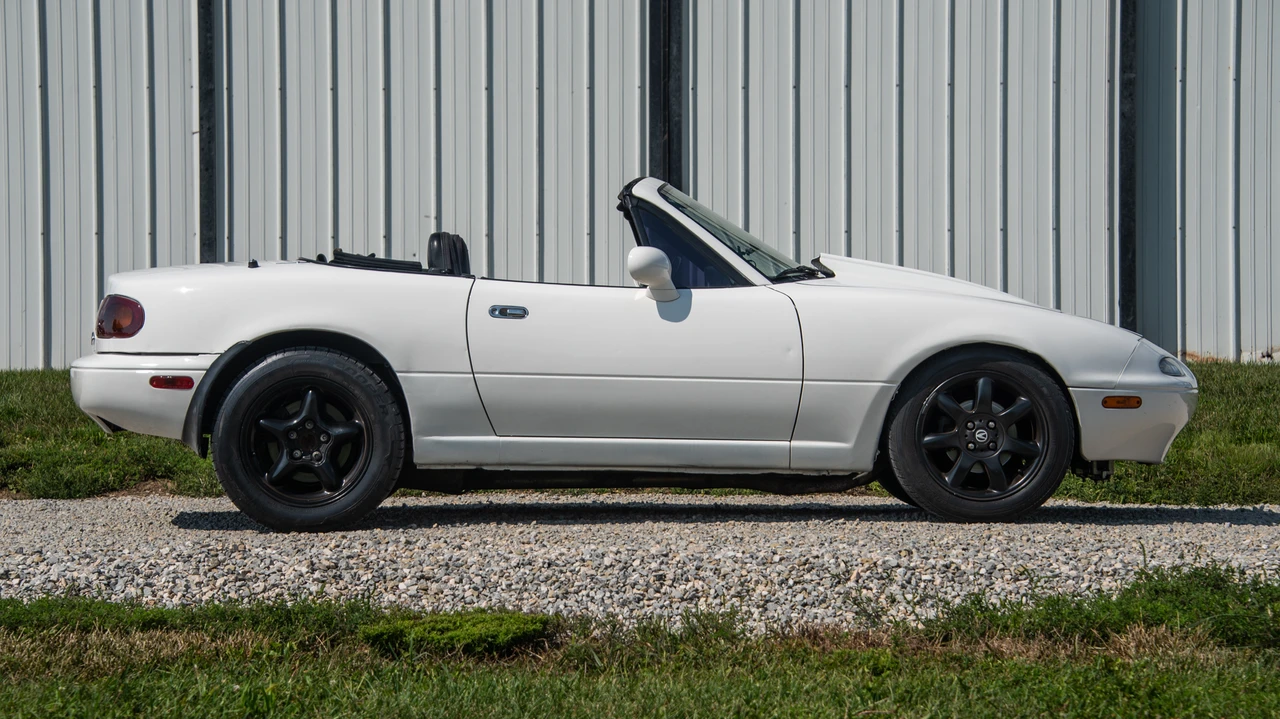 1996 Mazda NA MX-5 Miata - Image 17 of 31