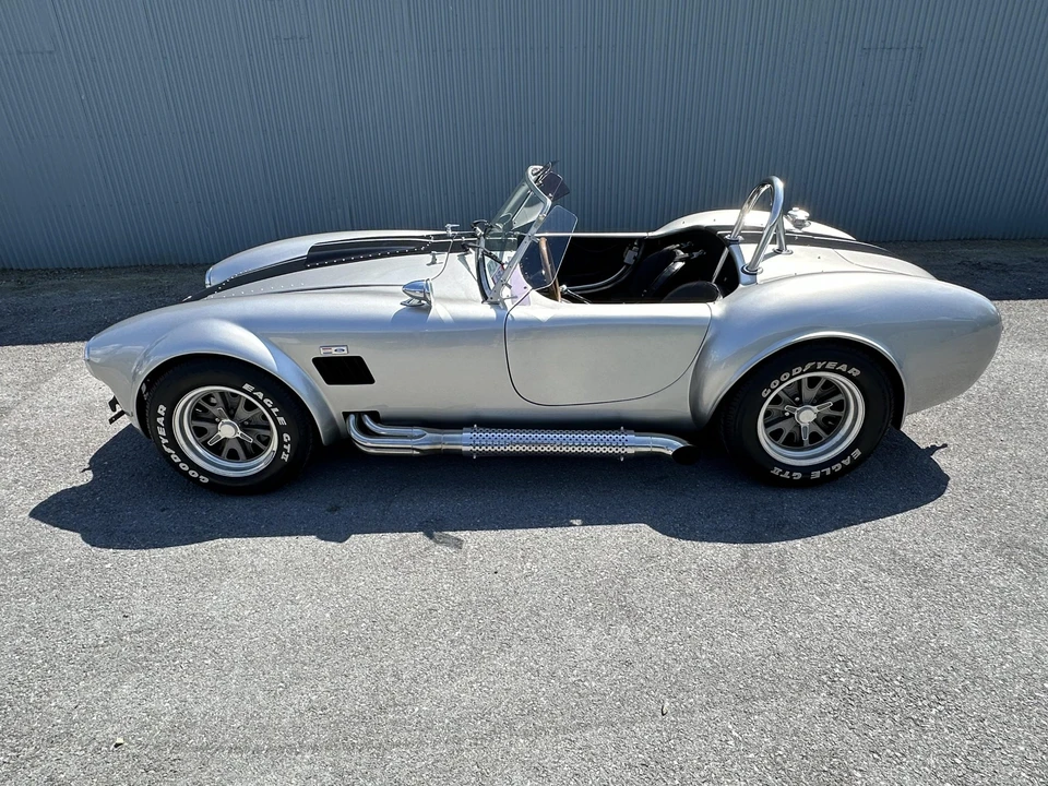 Shelby Cobra Replica - Image 25 of 31