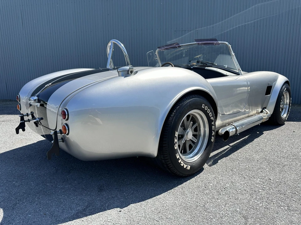 Shelby Cobra Replica - Image 14 of 31