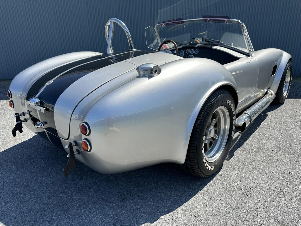 Shelby Cobra Replica - Image 17 of 31
