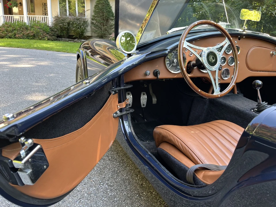 Shelby Cobra Replica - Image 25 of 31