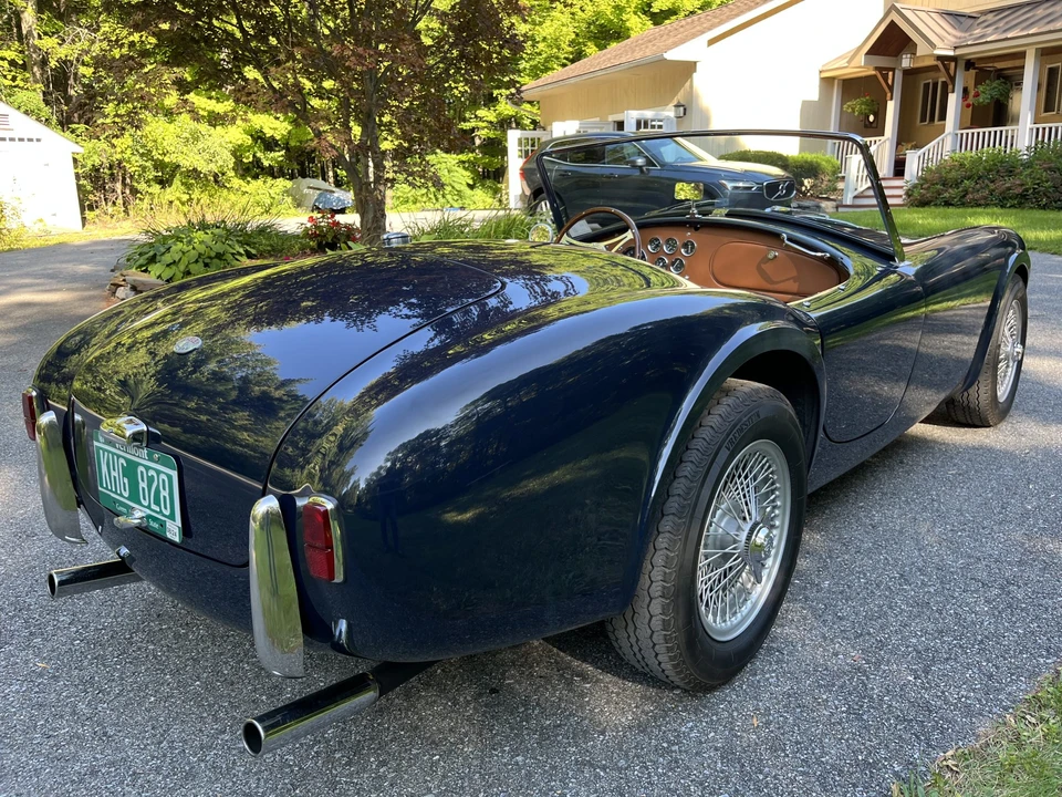 Shelby Cobra Replica - Image 11 of 31