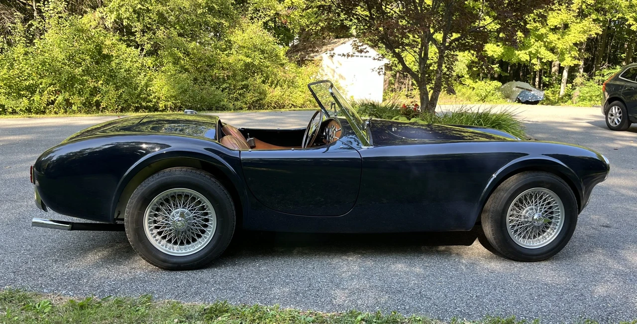 Shelby Cobra Replica - Image 10 of 31