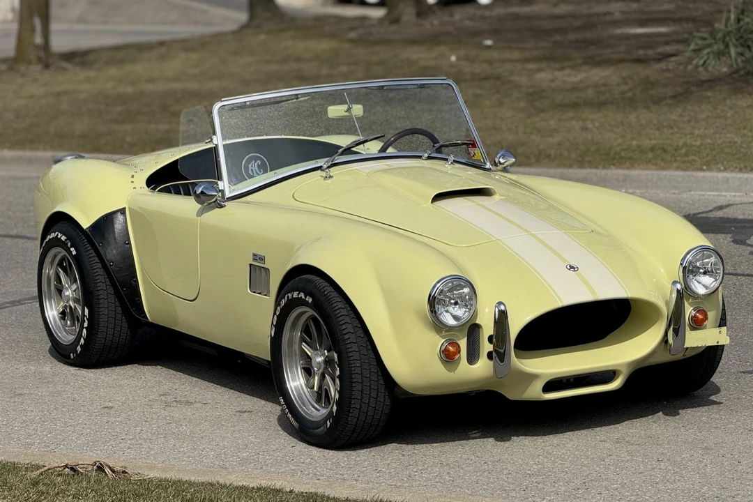 Shelby Cobra Replica - Image 8 of 31