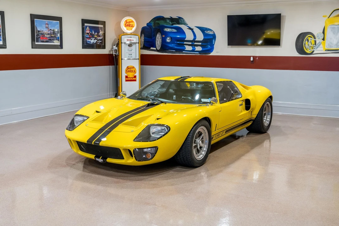 Ford Replica - Image 2 of 31