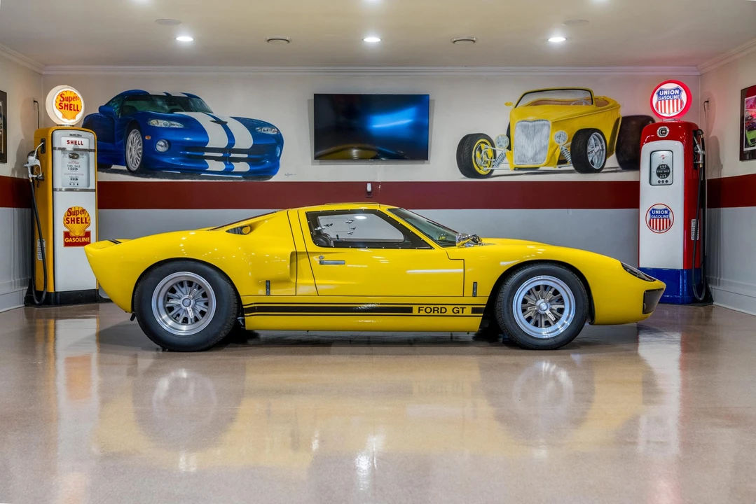 Ford Replica - Image 11 of 31
