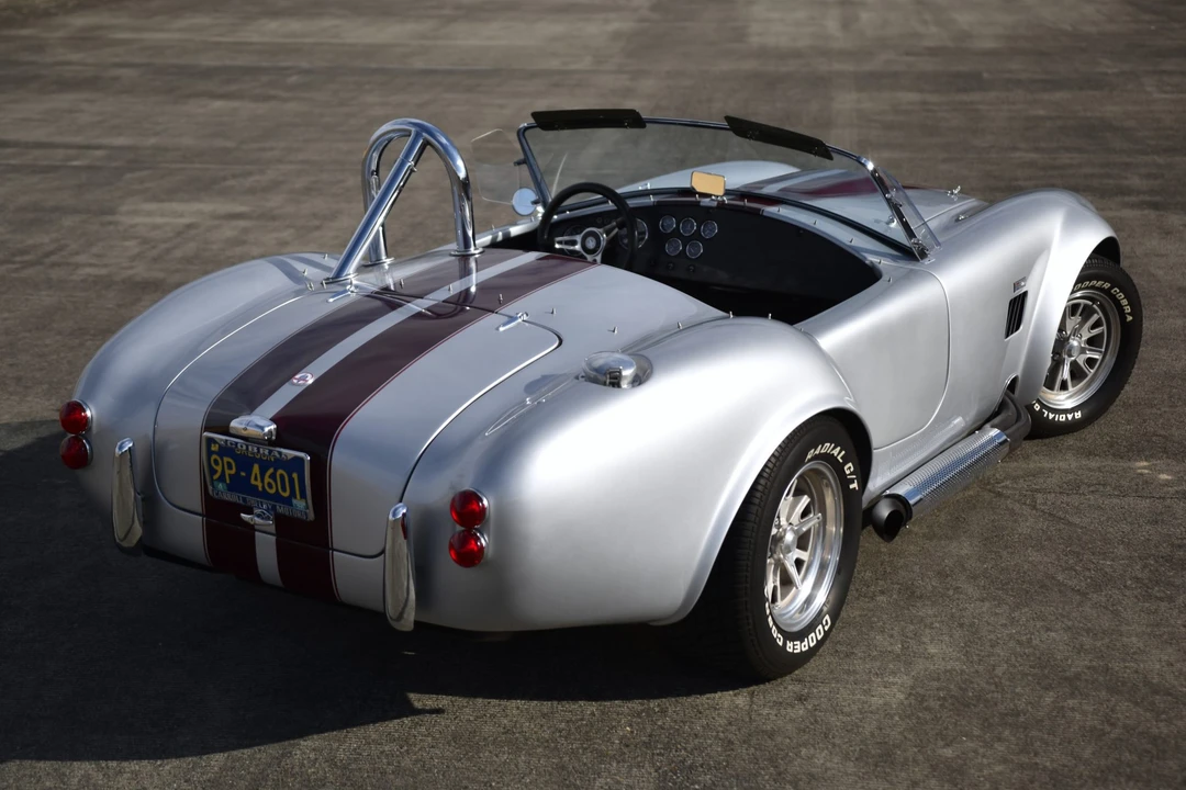 Shelby Cobra Replica - Image 15 of 31