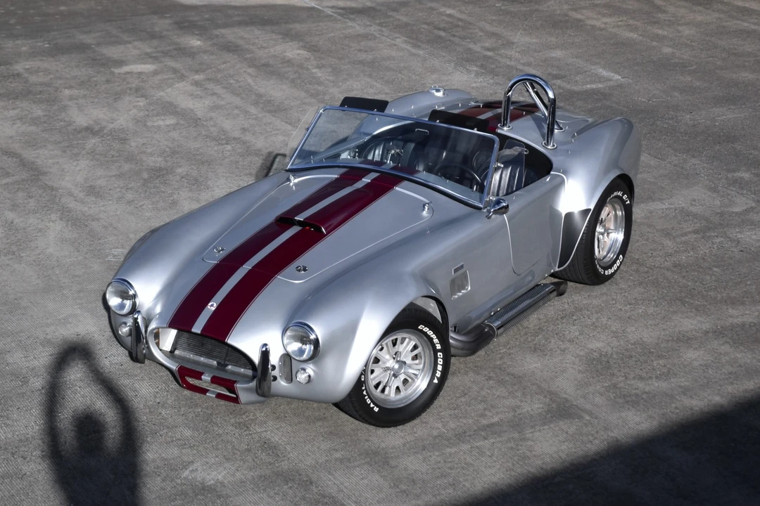 Shelby Cobra Replica - Image 3 of 31